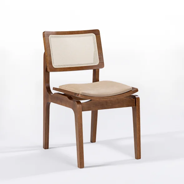 03 cadeira vegas madeira macica nogueira tela sextavada estofada couro sintetico creme