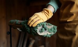 como tirar mofo de madeira