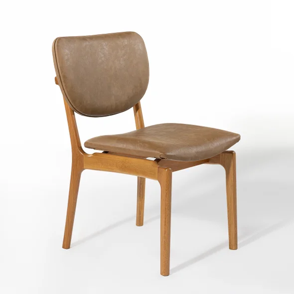 04 cadeira hannover madeira macica pinhao com encosto e assento