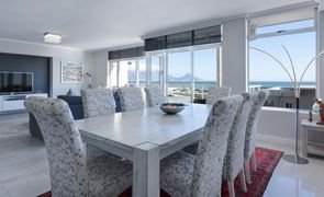 sala e cozinha de casa beira mar