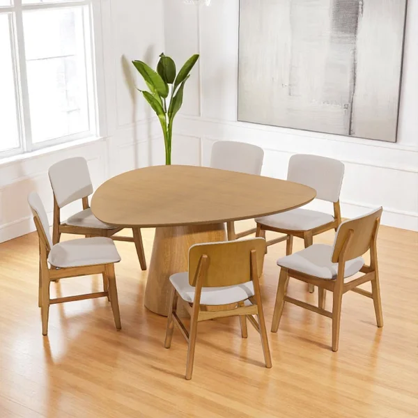 mesa de madeira em casa