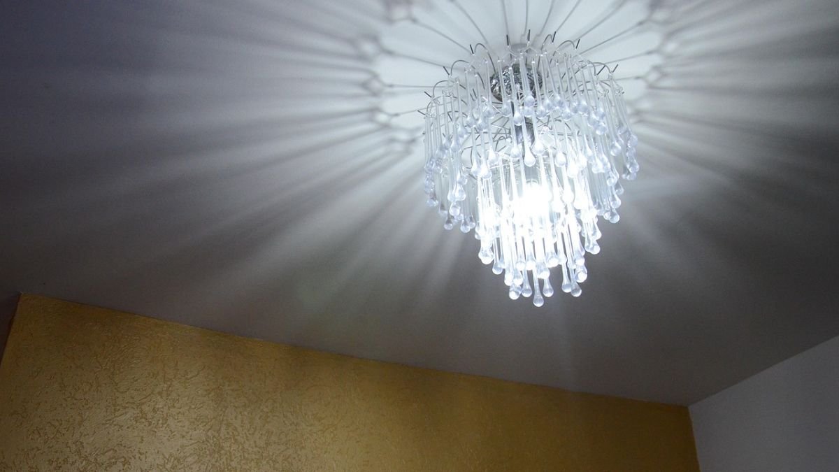 pendente de luz em comodo