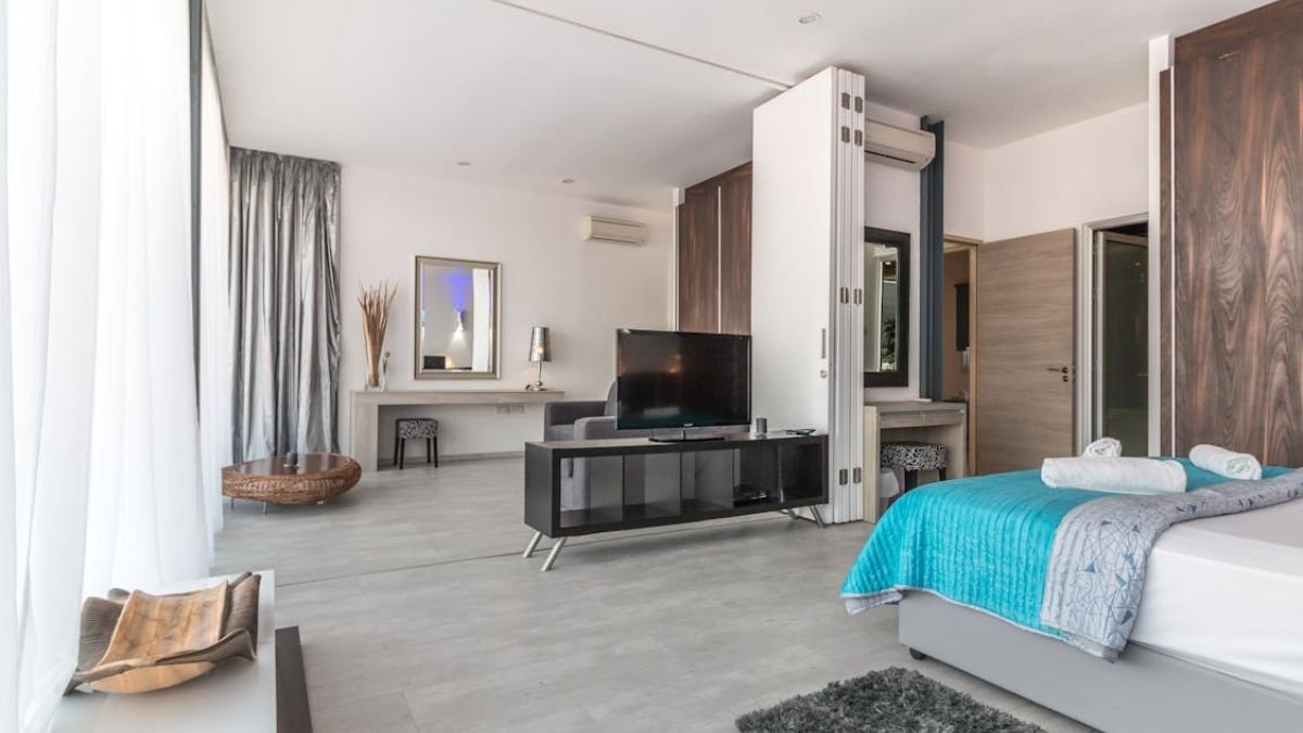 apartamento com moveis decorativos e organizados