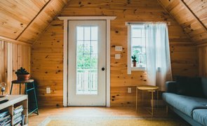 como escolher a melhor cor para pintar sala pequena confira dicas de tons claros combinacoes e truques para ampliar e iluminar o ambiente